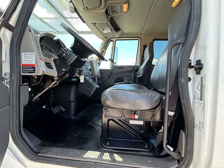 2011-international-durastar-4300-image-41