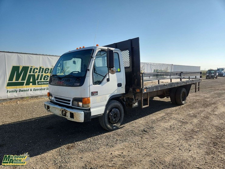 2005-gmc-w5500-image-1