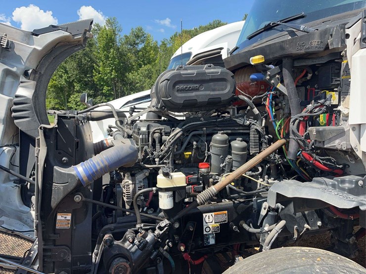 2022-kenworth-t680-image-37