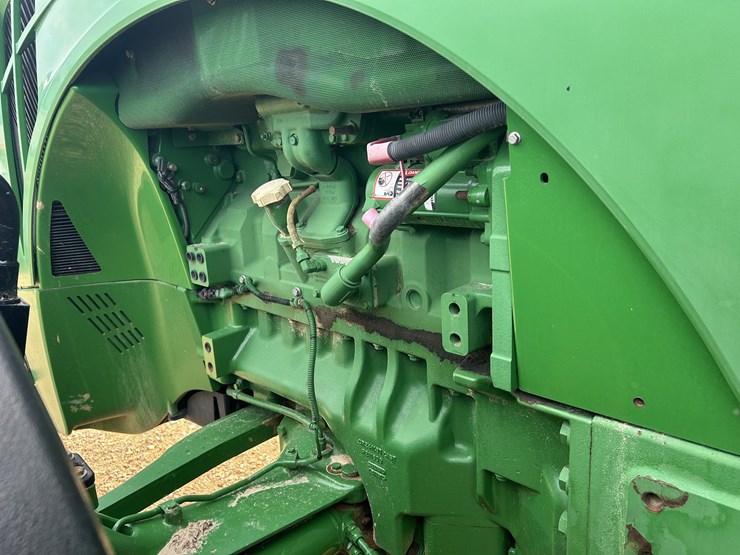 2013-john-deere-8285r-image-12