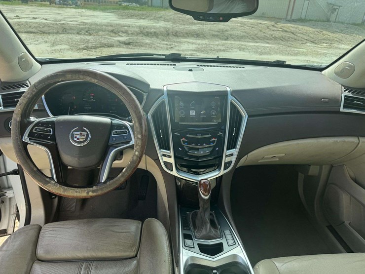 2014-cadillac-srx-image-12