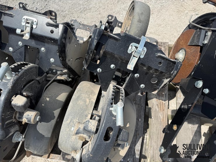 kinze-4000-series-row-units-(bid-per-unit)-image-12