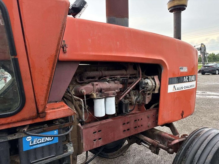 allis-chalmers-7040-image-16