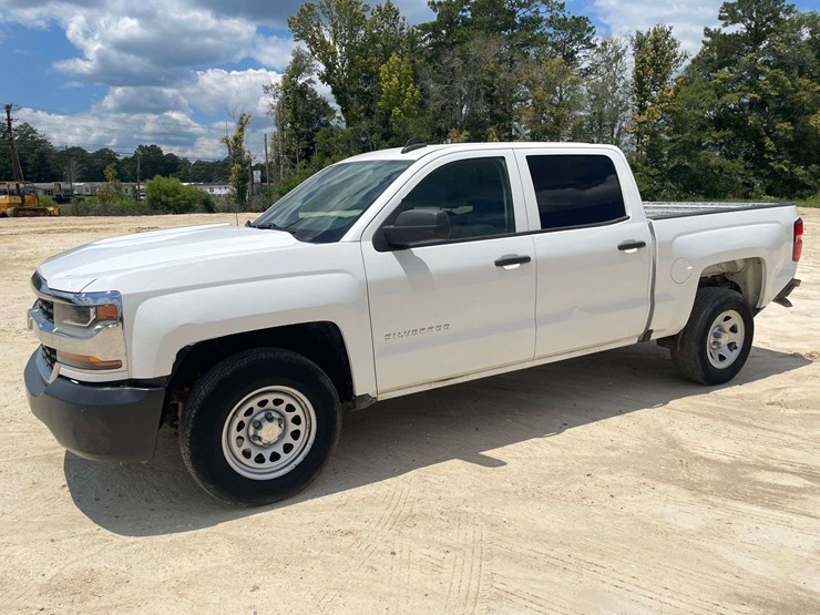 2018-chevrolet-silverado-1500-image-1