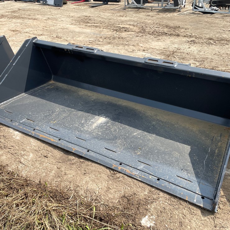#9817 • Wolverine 76" Bucket Attachment