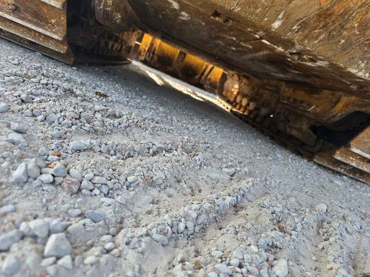 caterpillar-953d-image-62