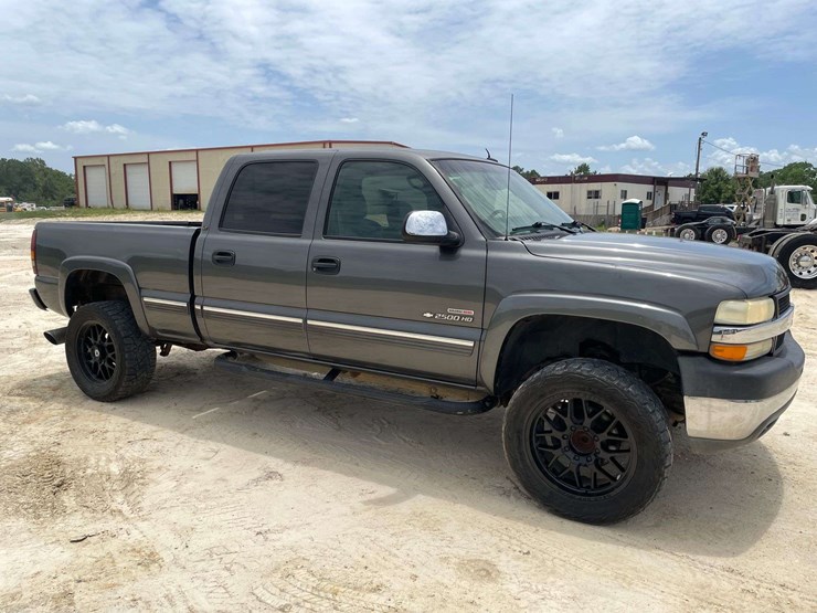 2002-chevrolet-silverado-2500-image-4