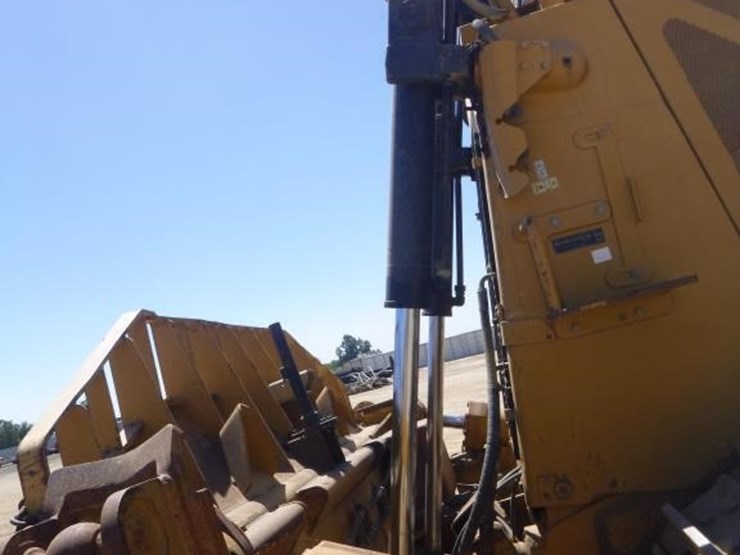 2012-caterpillar-d8t-image-26