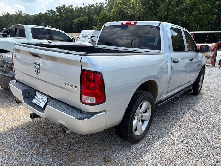2013-dodge-1500-image-9