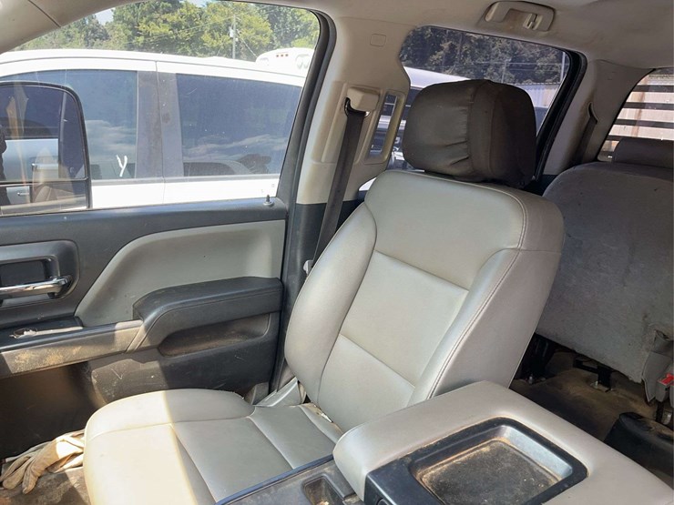 2019-chevrolet-silverado-hd-truck-image-9