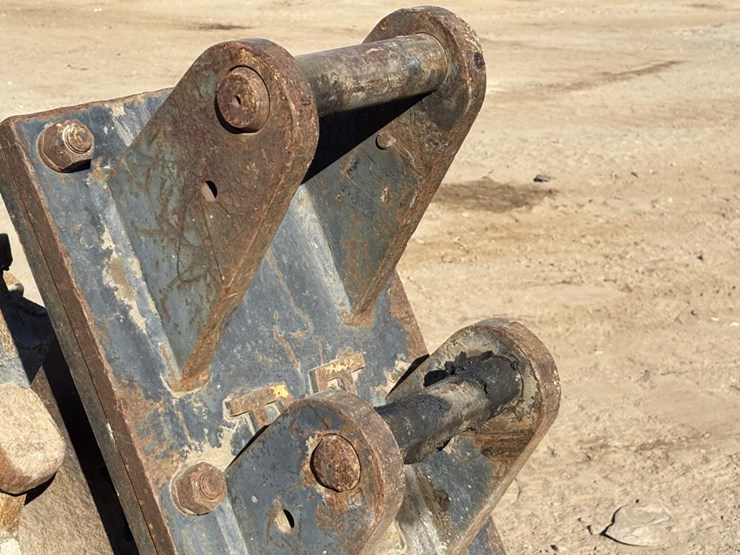 16"-twt-backhoe-compaction-wheel-image-7