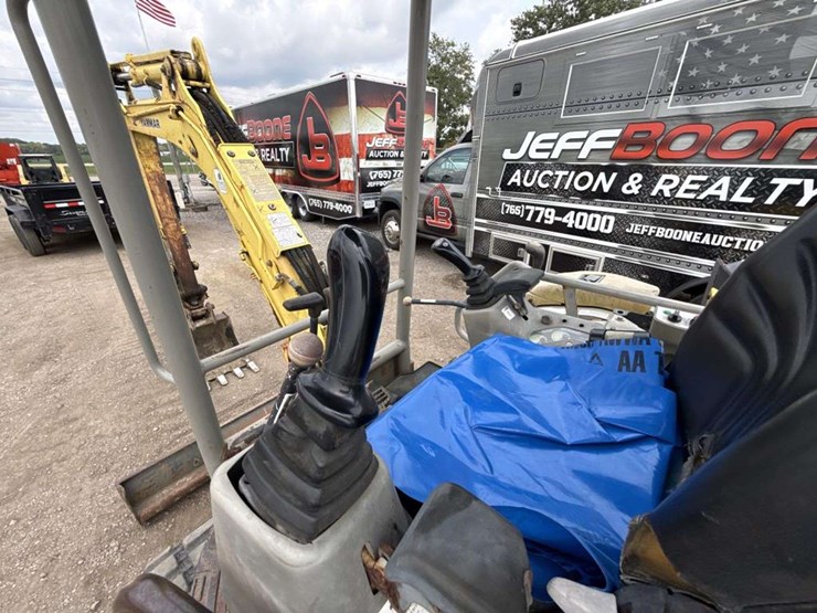 2008-yanmar-vio35-image-12