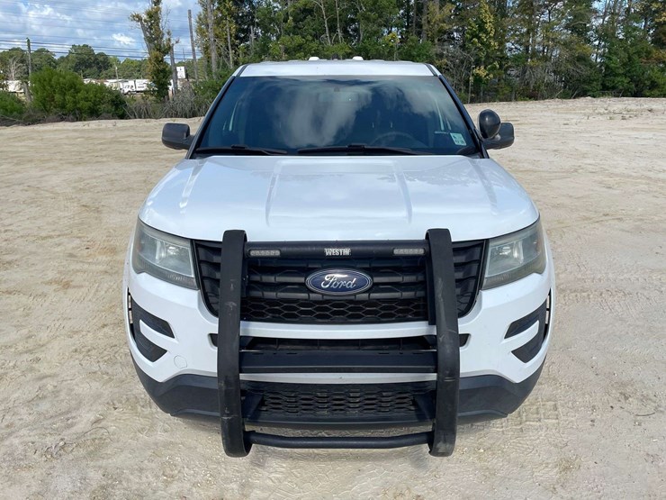 2017-ford-explorer-image-5