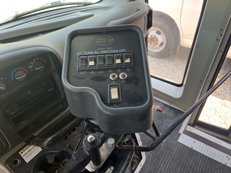 2001-chevrolet-express-bus-image-14