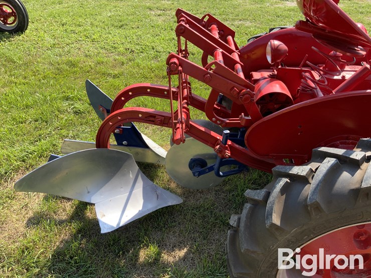 mccormick-farmall-a-2wd-tractor-w/plow-no.-87-image-14