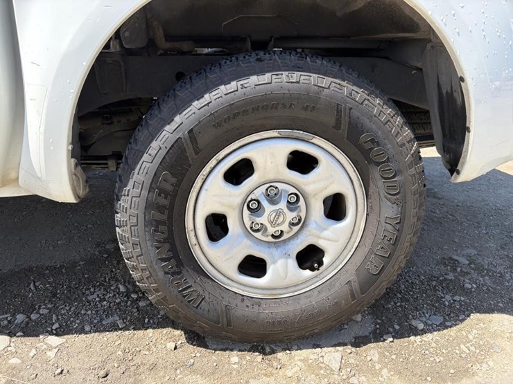 2015-nissan-frontier-image-4