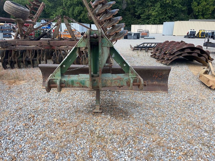 john-deere-8-image-1