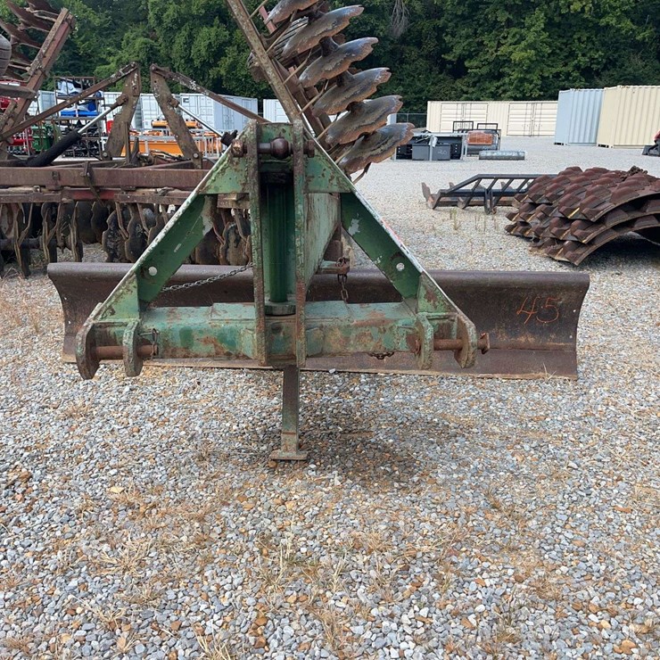 JOHN DEERE 8