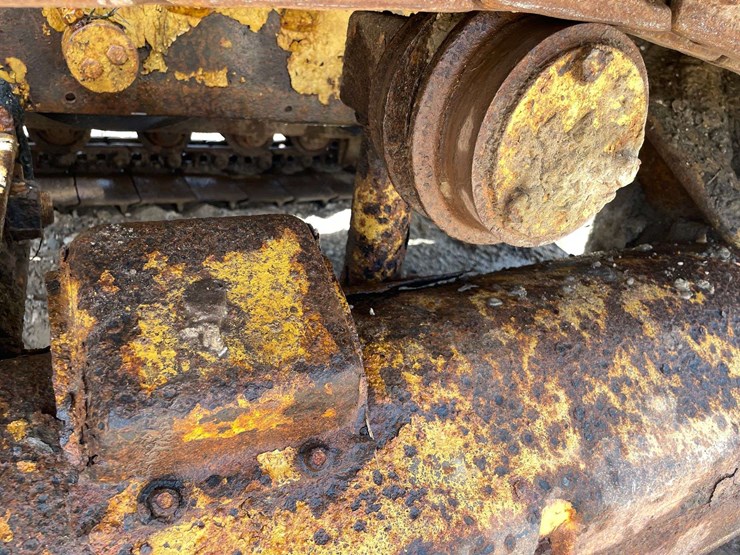 caterpillar-d4c-image-11