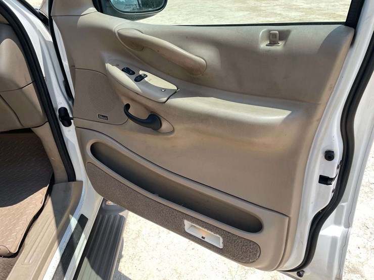 2000-ford-expedition-image-17