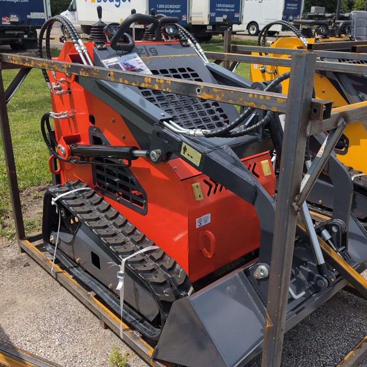 ZJG Mini Skid Steer Loader ZJ-380 (RED) - 15HP - Hand Control Is Bent please review photos