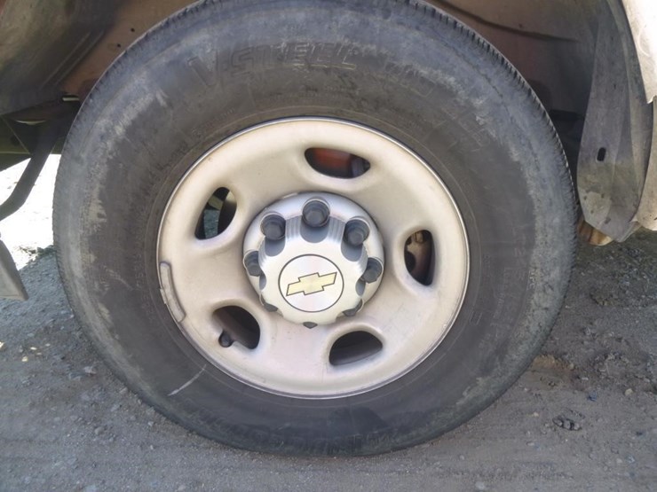 2015-chevrolet-express-2500-image-24