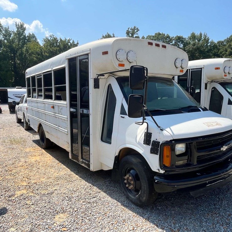 2001 CHEVROLET Express BUS