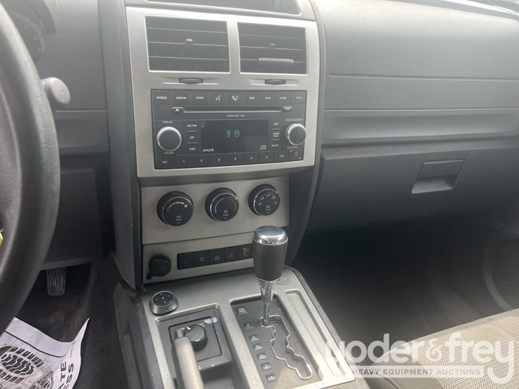2008-dodge-nitro-image-18
