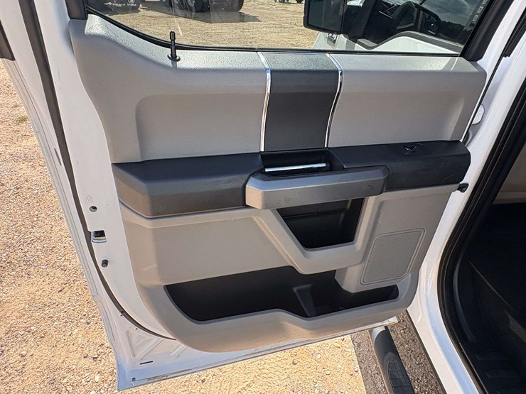2018-ford-f150-xlt-image-19