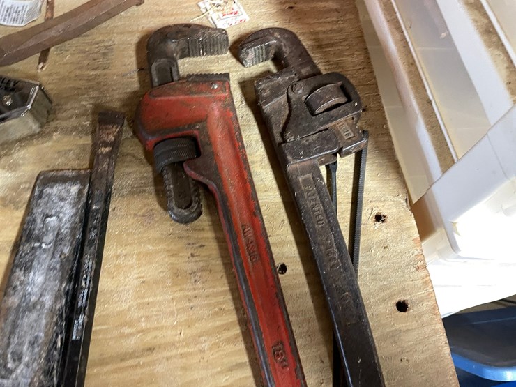#10144-•-(2)-pipe-wrenches-image-4