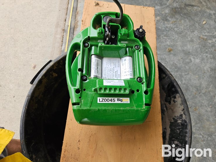 2023-john-deere-7000-image-10