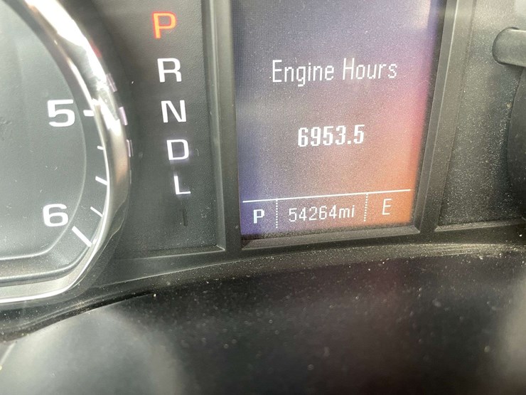 2018-chevrolet-silverado-1500-image-25