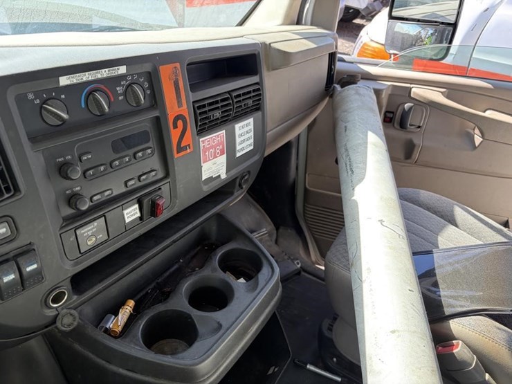 2006-chevrolet-express-g3500-image-32
