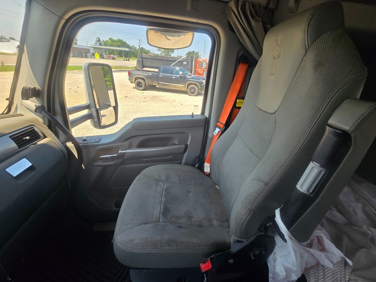 2019-kenworth-t880-image-76
