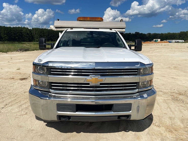 2017-chevrolet-silverado-3500-image-5