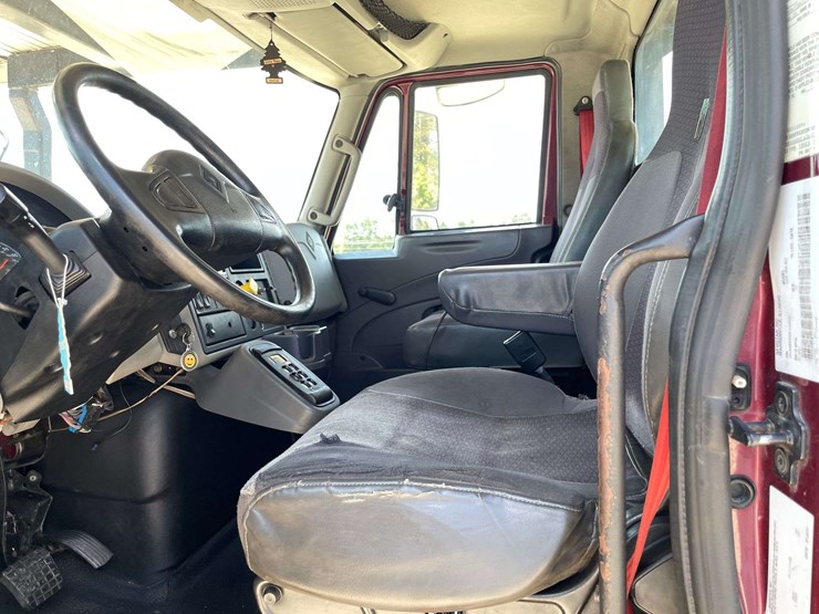 2012-international-durastar-4300-image-10