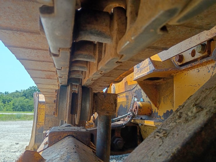 caterpillar-d4c-image-40