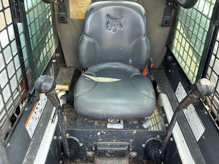 2007-bobcat-s160-image-12