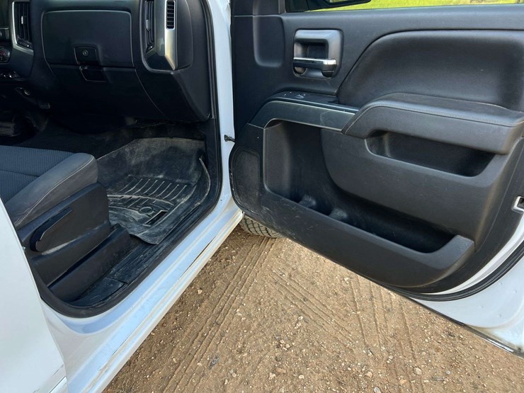 2017-chevrolet-silverado-1500-image-25