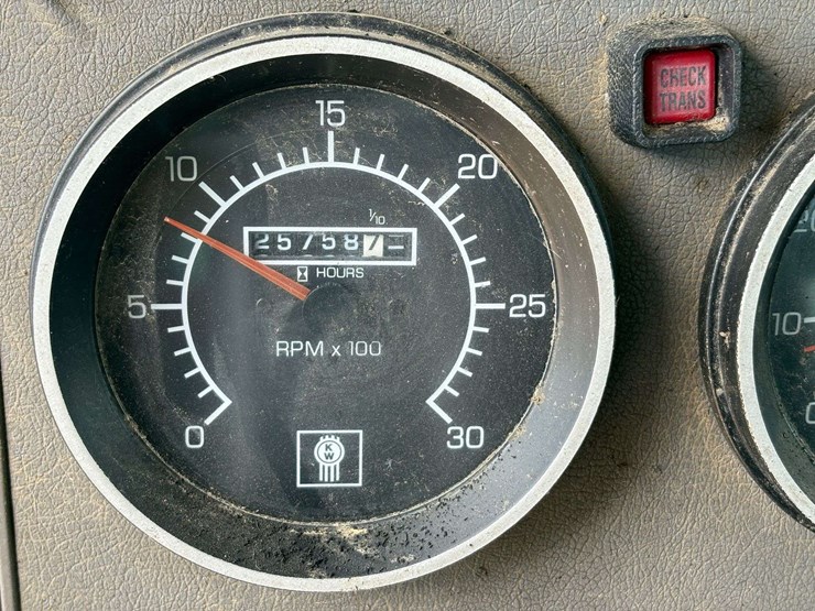 2008-kenworth-t300-image-14