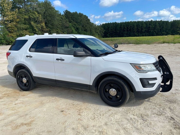 2017-ford-explorer-image-4