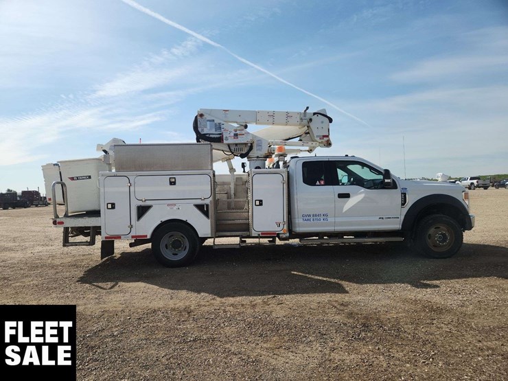 2020-ford-f550-image-21