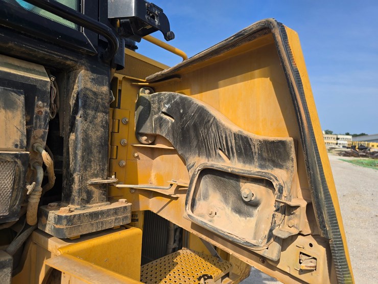 caterpillar-953d-image-77