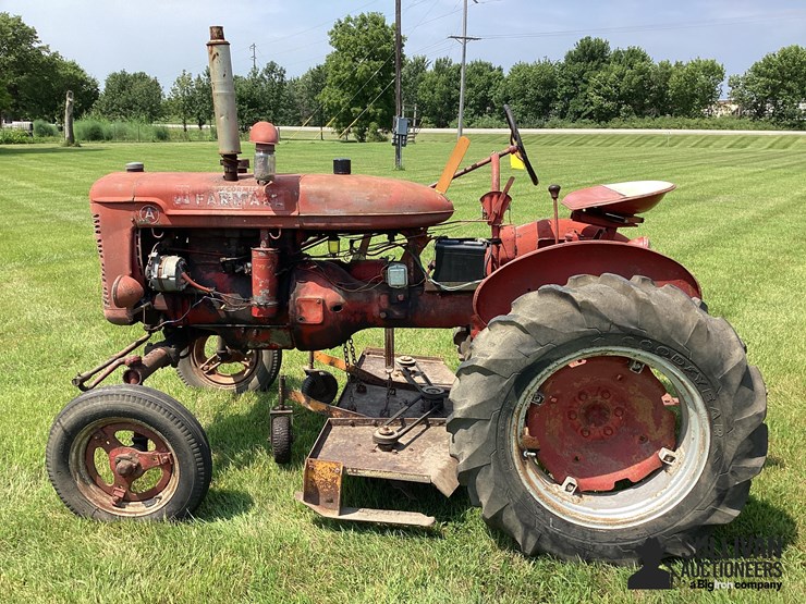 1946-farmall-a-2wd-tractor-w/woods-belly-mower-image-8