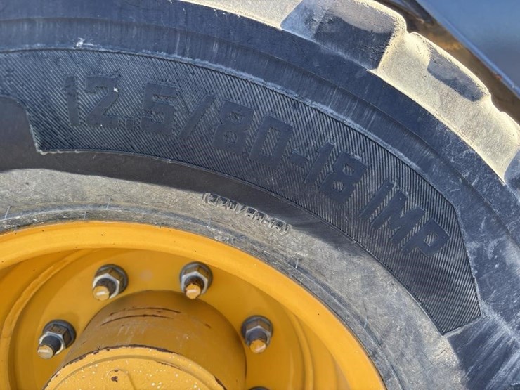 2020-john-deere-2020-image-32