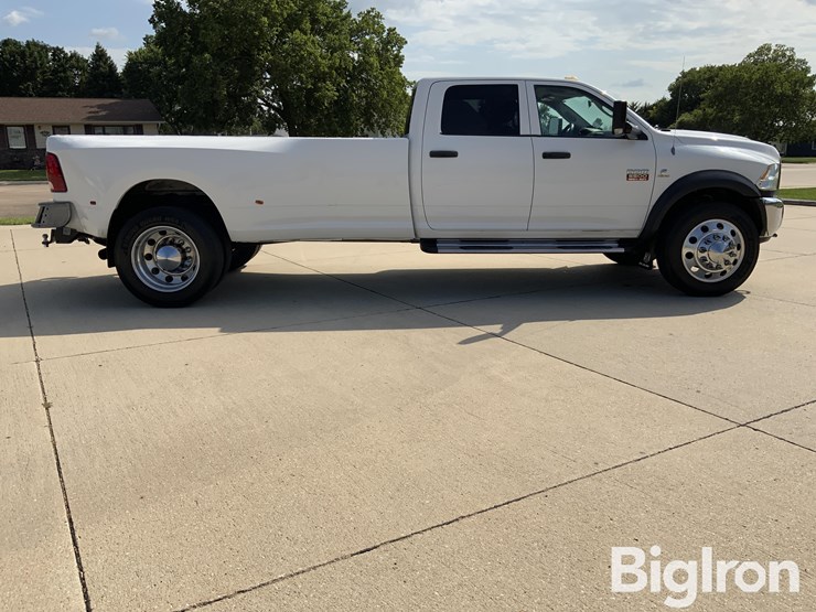 2012-dodge-ram-5500-image-4