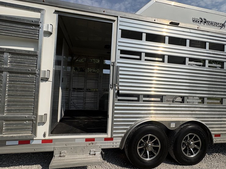 2018-bison-8011ldstlt-stock-combo-living-quarters-trailer-image-19