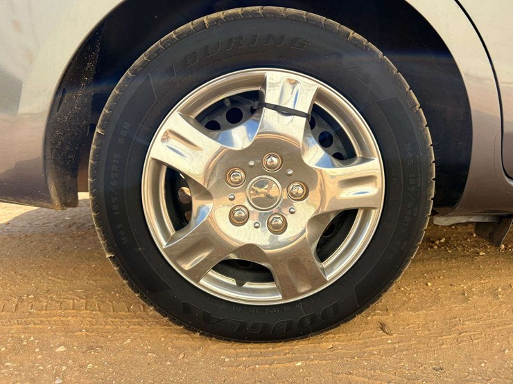 2019-nissan-versa-(99,073-miles)-image-13