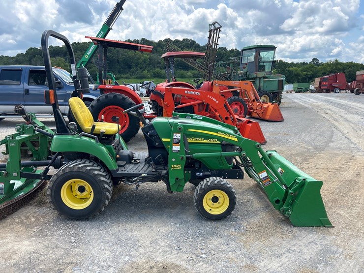 john-deere-2305-image-5