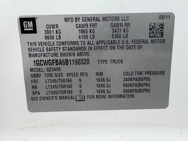 #8371-•-2011-chevrolet-cargo-van-(has-wi-title)-image-10